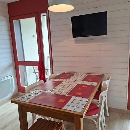 Les Martinets 10 A 1700 Apartment *